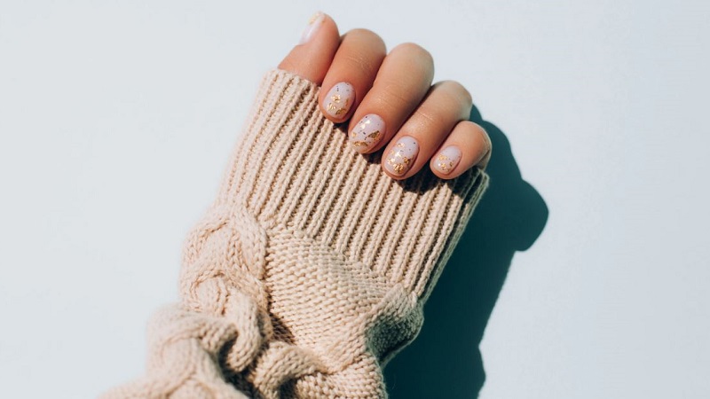 What's the Best Base for Dip Powder Nails: Natural, Acrylic, or Gel?
