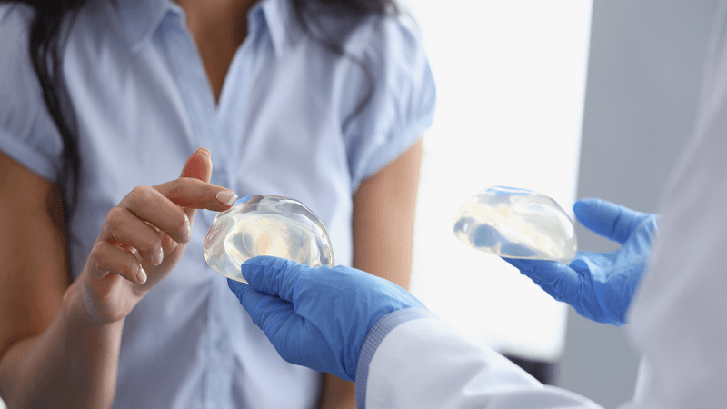 What to Expect During and After Breast Implant Surgery