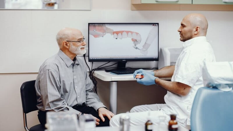  How to Choose the Right Dentist for Your Implant Procedure